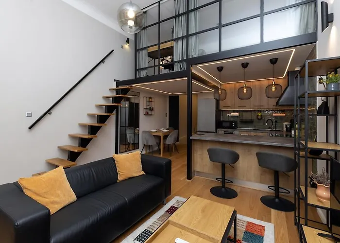 Central 2 Bedroom Apartment!